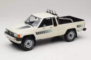 Toyota Hilux N50 Xtra Cab 4x4 Bílý KK-Scale 1:18 KKDC181564 Kov