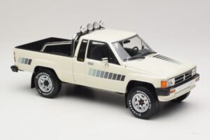 Toyota Hilux N50 Xtra Cab 4x4 Bílý KK-Scale 1:18 KKDC181564 Kov – obrázek 4 z 6