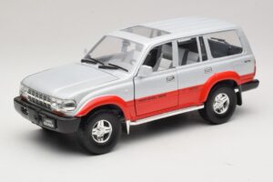 Toyota Land Cruiser J80 Stříbrná Červená Road Legends 1:18 92098 Kov