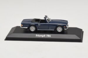 Triumph TR6 Tmavě Modrá Maxichamps 1:43 Triumph TR6 Tmavě Modrá Maxichamps 1:43 940132570 Kov