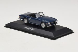 Triumph TR6 Tmavě Modrá Maxichamps 1:43 940132570 Kov – obrázek 3 z 5