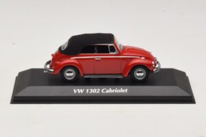 Volkswagen 1302 Kabriolet Červený Maxichamps 1:43 Volkswagen 1302 Kabriolet Červený Maxichamps 1:43 940055031 Kov