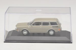 Volkswagen 411 LE Variant Savanna Beige Minichamps 1:43 400051114 Kov – obrázek 4 z 5