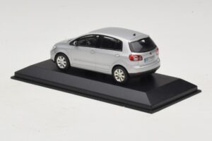 Volkswagen Golf Plus Mk5 Stříbrný Náhradní Krabice Minichamps 1:43 400054370-R1 Kov – obrázek 3 z 5