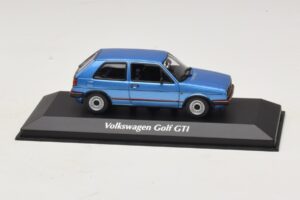 Volkswagen Golf GTI Mk2 Modrá Metalíza Maxichamps 1:43 Volkswagen Golf GTI Mk2 Modrá Metalíza Maxichamps 1:43 940054120 Kov