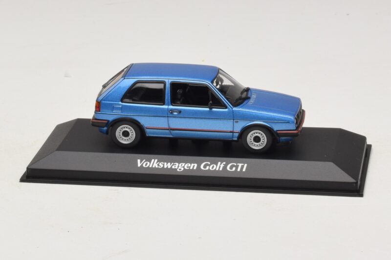 Volkswagen Golf GTI Mk2 Modrá Metalíza Maxichamps 1:43 940054120 Kov