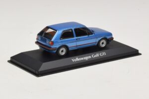 Volkswagen Golf GTI Mk2 Modrá Metalíza Maxichamps 1:43 940054120 Kov – obrázek 2 z 5