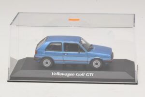 Volkswagen Golf GTI Mk2 Modrá Metalíza Maxichamps 1:43 940054120 Kov – obrázek 4 z 5