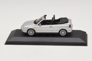 Volkswagen Golf Mk4 Kabriolet Stříbrný Dealerská Edice Minichamps 1:43 Volkswagen Golf Mk4 Kabriolet Stříbrný Dealerská Edice Minichamps 1:43 GOLF004 Kov