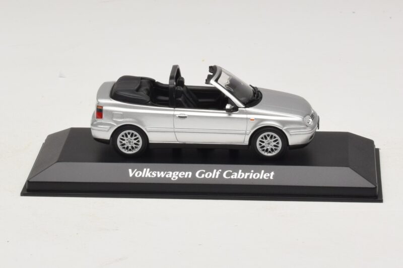 Volkswagen Golf Mk4 Kabriolet Stříbrný Maxichamps 1:43 940058331 Kov