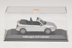 Volkswagen Golf Mk4 Kabriolet Stříbrný Maxichamps 1:43 940058331 Kov – obrázek 4 z 5