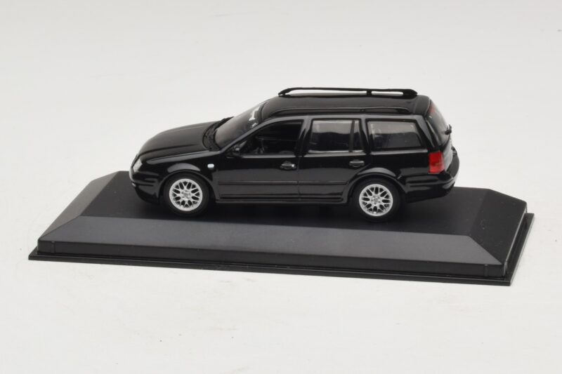 Volkswagen Golf Mk4 Variant Sport Highline BBS Edition Černý Náhradní Krabice Minichamps 1:43 GOLF008-R1 Kov