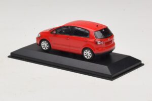 Volkswagen Golf Plus Mk5 Tornado Red Náhradní Krabice Minichamps 1:43 821911110-R1 Kov – obrázek 3 z 5