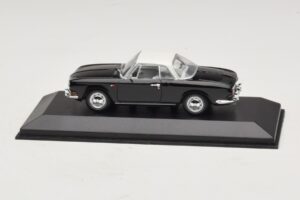 Volkswagen Karmann Ghia Černý s bílou střechou Minichamps 1:43 Volkswagen Karmann Ghia Černý s bílou střechou Minichamps 1:43 430050224 Kov