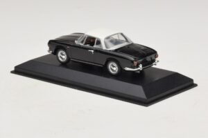 Volkswagen Karmann Ghia Černý s bílou střechou Minichamps 1:43 430050224 Kov – obrázek 3 z 5