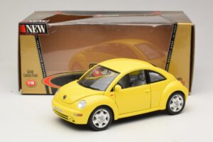Volkswagen New Beetle A4 Žlutý Bburago 1:18 3302 Kov – obrázek 8 z 8