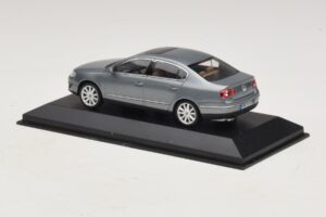 Volkswagen Passat B6 Šedá Metalíza Minichamps 1:43 PASSAT006 Kov – obrázek 3 z 5