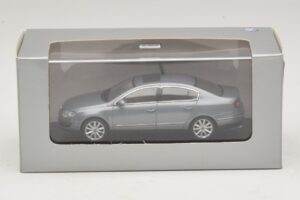 Volkswagen Passat B6 Šedá Metalíza Minichamps 1:43 PASSAT006 Kov – obrázek 5 z 5