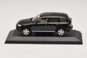 Volkswagen Touareg 7L Černý Minichamps 1:43 Volkswagen Touareg 7L Černý Minichamps 1:43 TOUAREG002 Kov