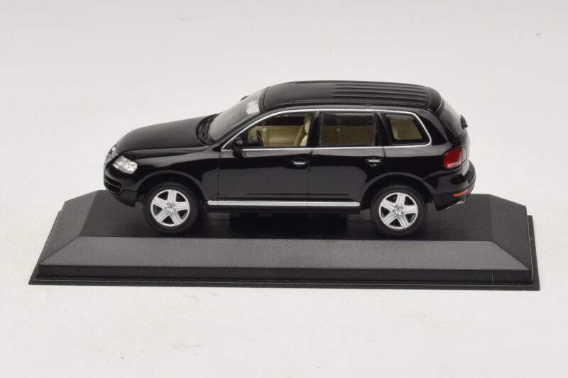 Volkswagen Touareg 7L Černý Minichamps 1:43 TOUAREG002 Kov
