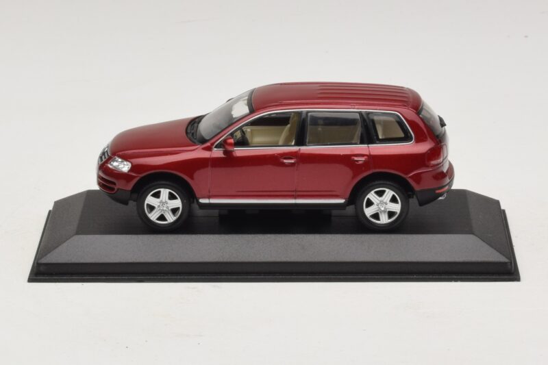 Volkswagen Touareg 7L Červený Minichamps 1:43 TOUAREG003 Kov