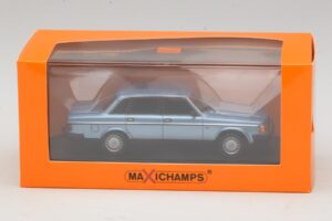 Volvo 240 GL Blue Metallic Maxichamps 1:43 940171400 Kov – obrázek 5 z 5
