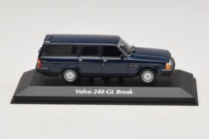 Volvo 240 GL Kombi Tmavě Modrý Maxichamps 1:43 Volvo 240 GL Kombi Tmavě Modrý Maxichamps 1:43 940171412 Kov