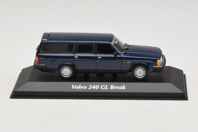 Volvo 240 GL Kombi Tmavě Modrý Maxichamps 1:43 940171412 Kov