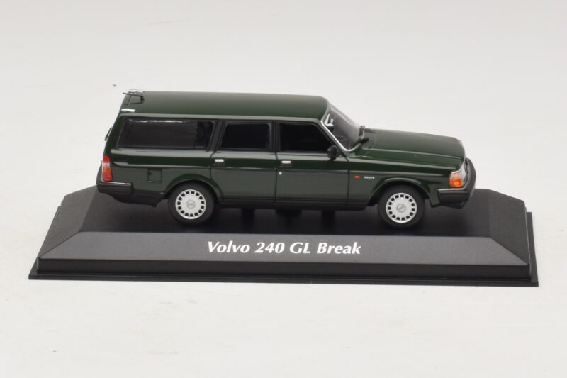 Volvo 240 GL Kombi Tmavě Zelená Maxichamps 1:43 940171411 Kov
