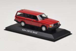 Volvo 240 GL Kombi Červený Maxichamps 1:43 940171410 Kov – obrázek 3 z 5