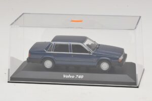 Volvo 740 Dark Blue Metallic Maxichamps 1:43 940171701 Kov – obrázek 4 z 5